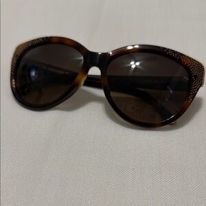 $75 🛍️ Chloe Elegant Tortoise Shell Sunglasses